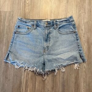 Abercrombie & Fitch Womens 27/4 Mom Short High Rise Light Wash
